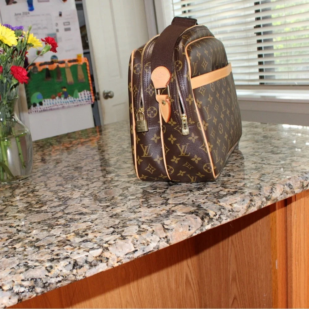 🏅NEVER USED🏅Louis Vuitton Monogram Reporter GM Shoulder Bag - Picture 11 of 12